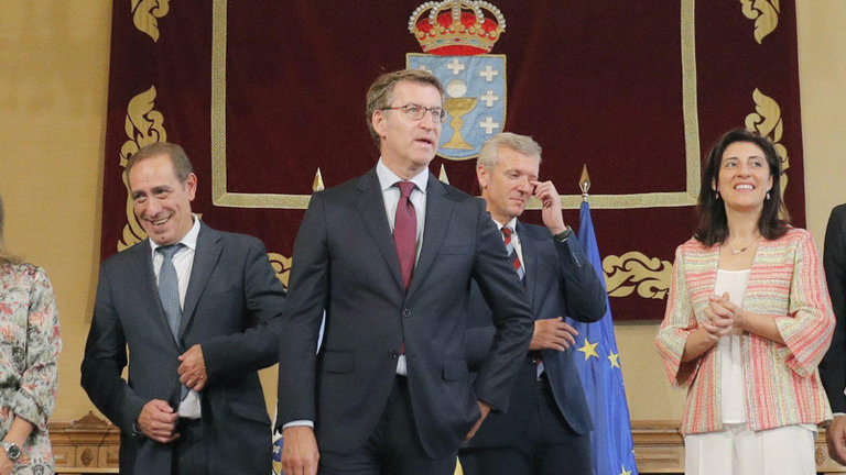 El presidente de la Xunta posa con el nuevo Gobierno LAVANDEIRA JR