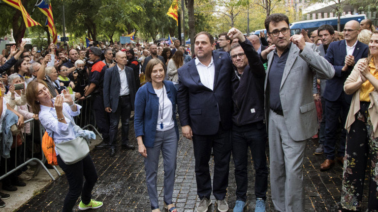 Lluís Salvadó (derecha), en un acto del independentismo catalán. AEP