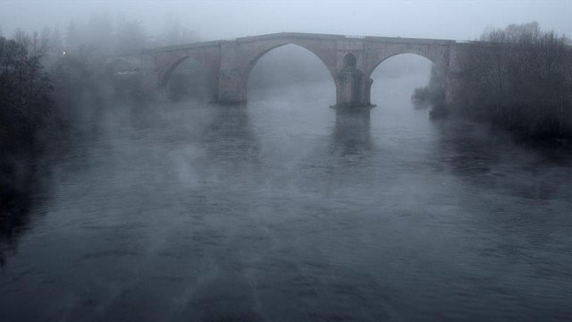 Ourense bajo la niebla. BRAIS LORENZO