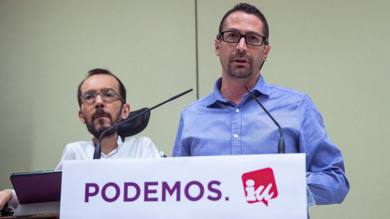 Los secretarios de Organización de Podemos e IU, Pablo Echenique e Ismael González. EFE