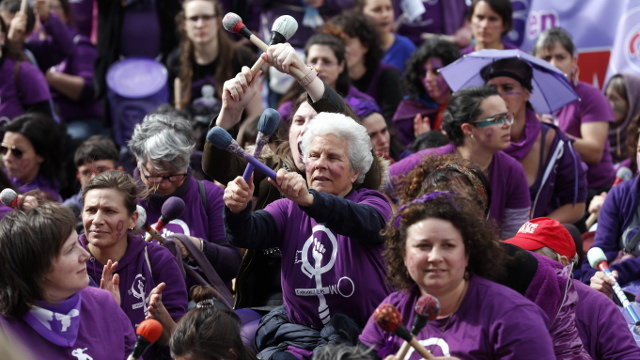 Participantes en la manifestación feminista del pasado domingo en Lugo. XESÚS PONTE