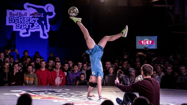Jeffry Chacon Garcia (L) of Costa Rica competes against Bartlomiej "Kala" Rak of Poland during the Red Bull Street Style World Final at Hala Gwardii, Warsaw, Poland on November 22, 2018. // Dean Treml/Red Bull Content Pool // AP-1XKKW4RRS2111 // Usage for editorial use only // Please go to www.redbullcontentpool.com for further information. // 