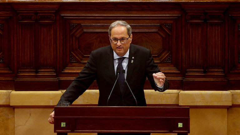 El presidente de la Generalitat, Quim Torra, durante su comparecencia de este jueves ante el pleno del Parlament. QUIQUE GARCÍA (EFE)