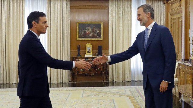 Pedro Sánchez y Felipe VI, en la ronda de consultas de septiembre. ARCHIVO