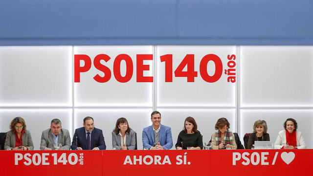 La ejecutiva del PSOE, en Ferraz. EMILIO NARANJO