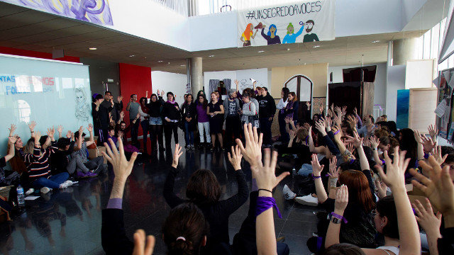 Protesta na Escola Superior de Arte Dramático de Galicia o pasado venres. EFE