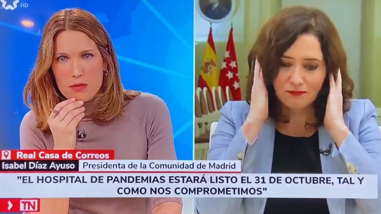 La periodista de Telemadrid Silvia Intxaurrondo e Isabel Díaz Ayuso, durante la entrevista. TWITTER