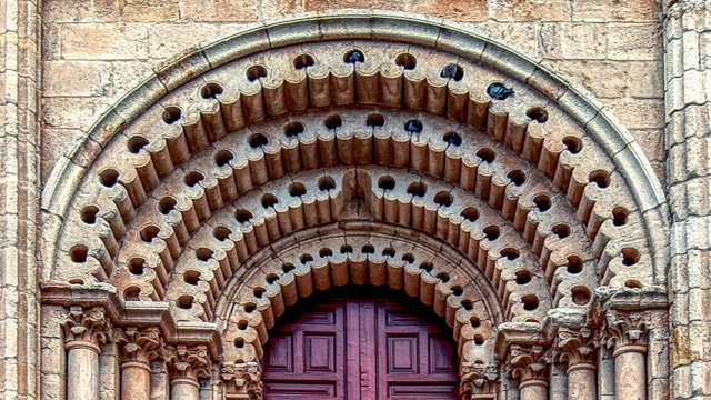 Puerta sur de la catedral de Zamora. VÍAMAGICAE