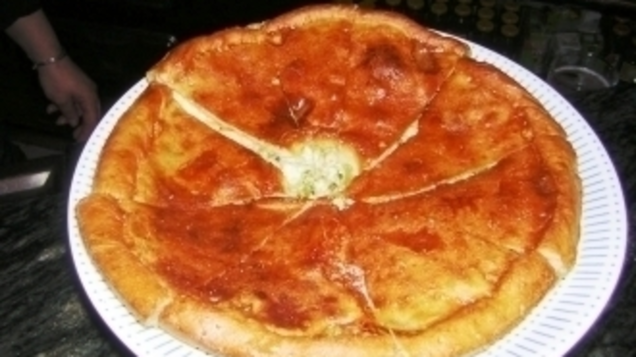 Empanada de queso Arzúa-Ulloa con grelos (Galicia Gastronómica)