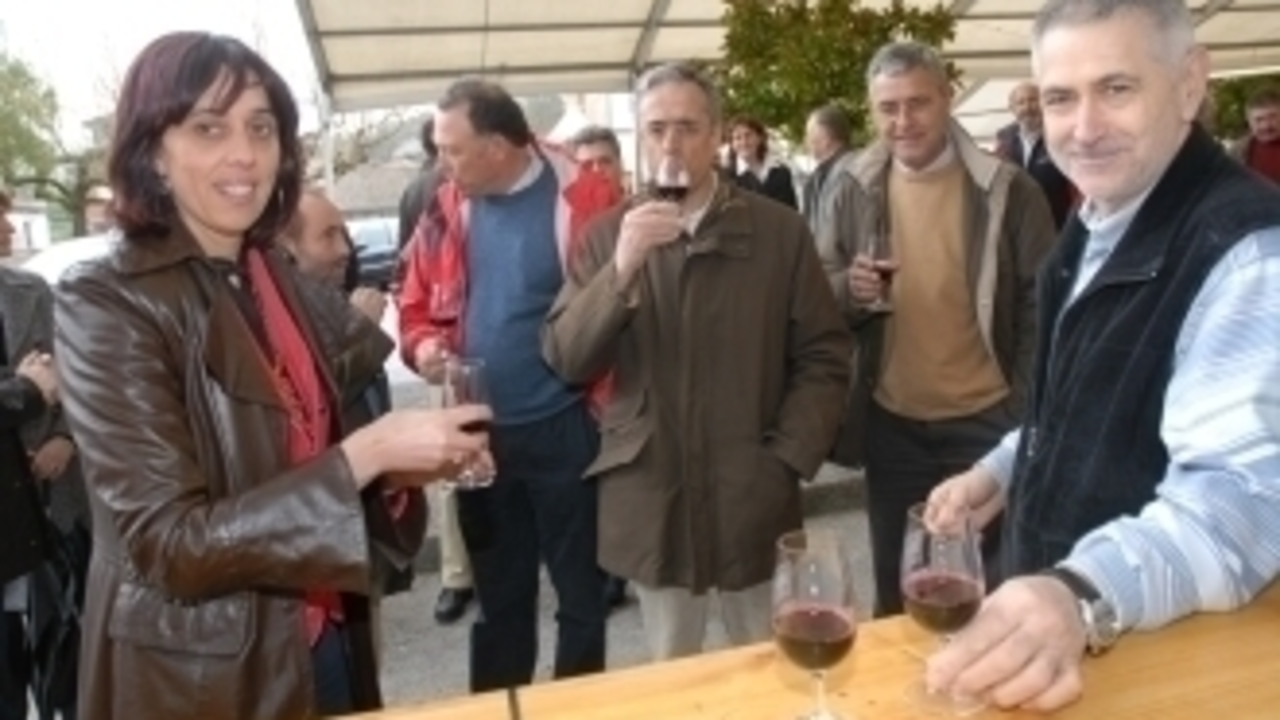 Autoridades en la edición de 2008 de la Feria del Vino (AGN)