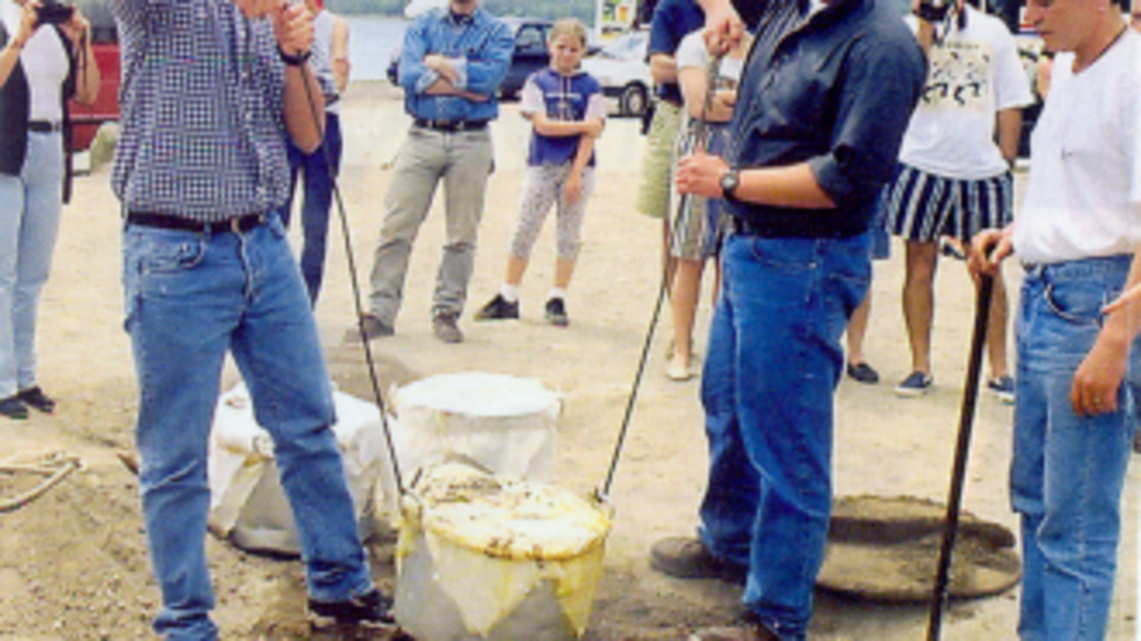 Preparación del 'Cocido das Furnas' (Foto: J. Posada)