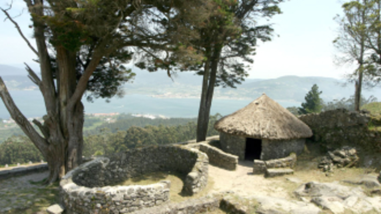 F:GALGASFOTOSGALICIA GASTRONOMICAFIESTASfesta do monte a guardaINTERIOR_1_santa_tecla_rias_baixas_1.jpg