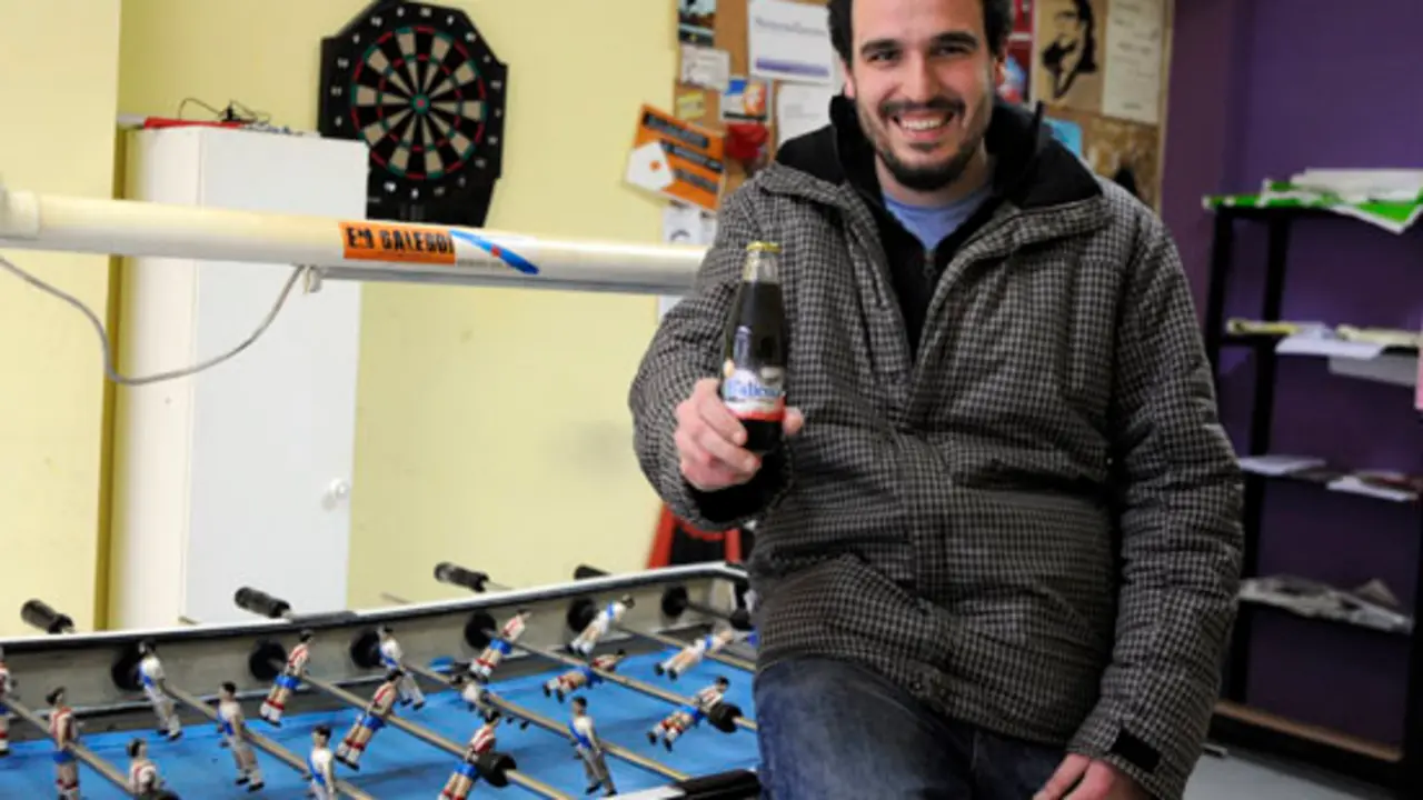 Xan Bagar&iacute;a con Galicola y con otro invento gallego, el futbol&iacute;n