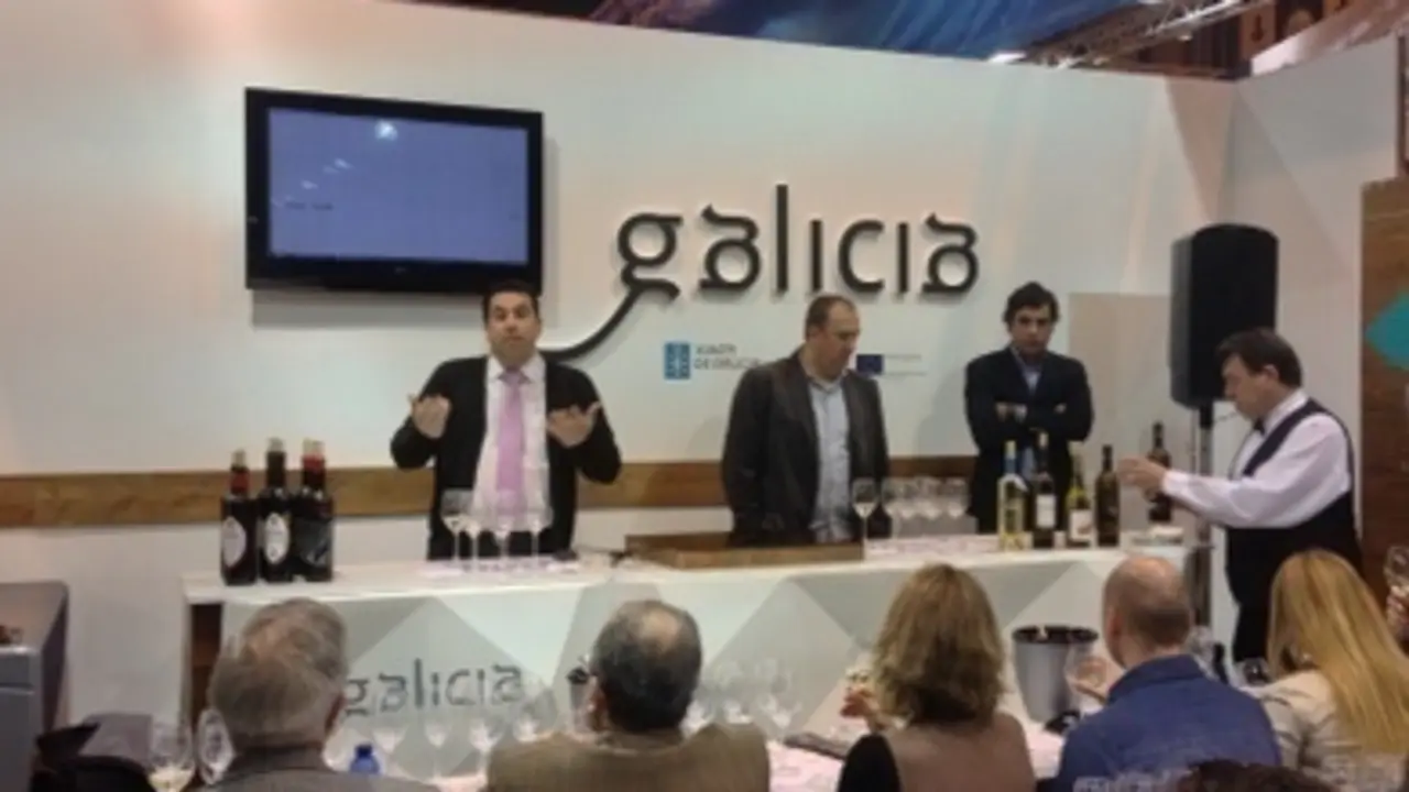 Una de las catas de Ribeira Sacra celebrada en el salón (Foto: EPL)