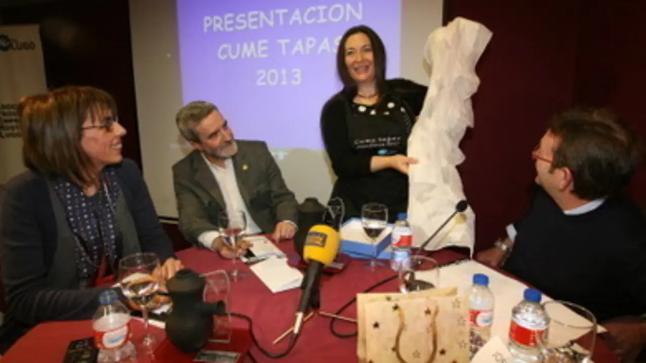 Presentación del Cume Tapas 2013 en el Museo do Viño. Actuó de madrina la actriz Ana Santos (Foto: TOÑO PARGA)