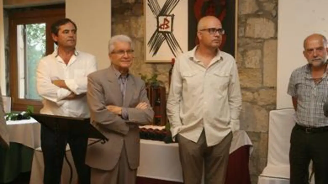 Presentación en O Grelo de las nuevas etiquetas (Foto: ANA SOMOZA)