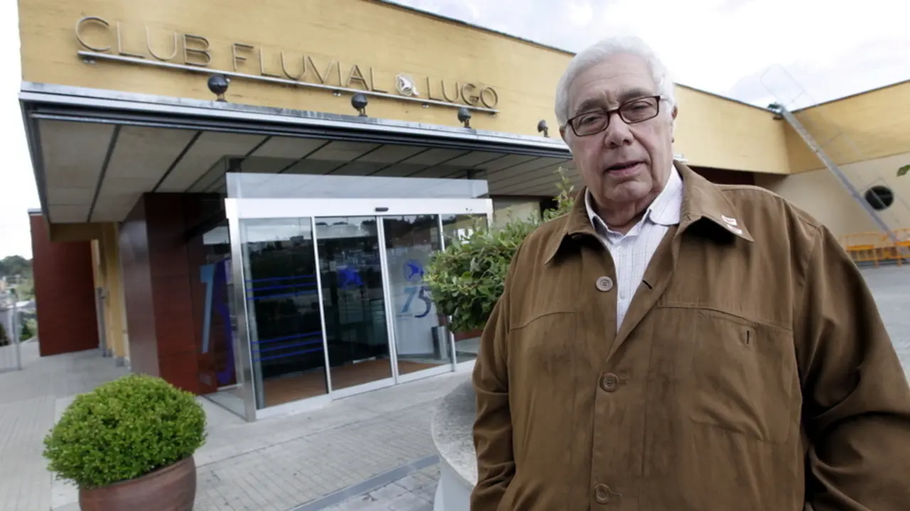 Eduardo Núñez Torrón, ante el Club Fluvial, en octubre de 2010