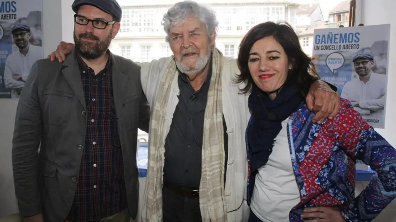 El portavoz nacional de Anova y de AGE en el Parlamento, Xosé Manuel Beiras, junto a Noriega y María Rozas