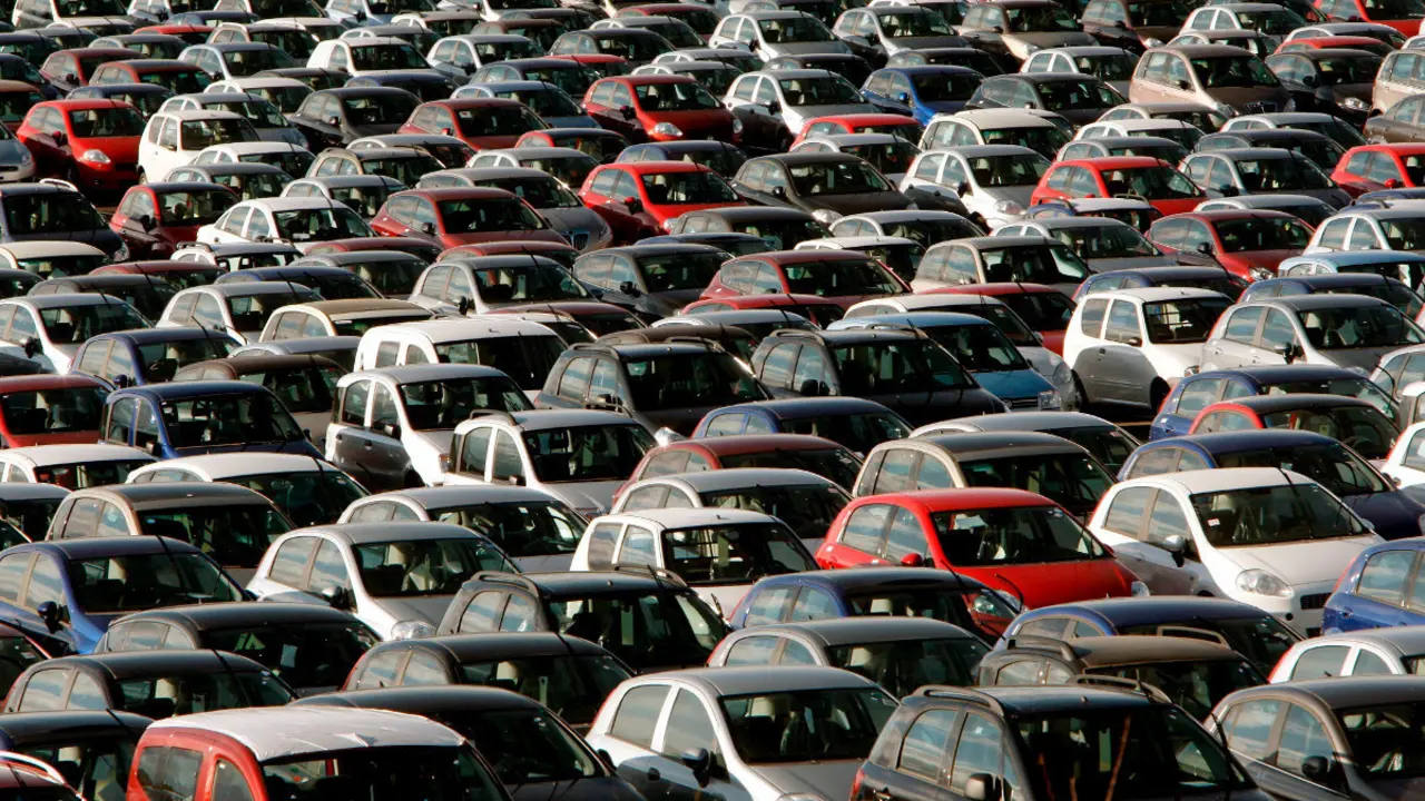 Fotografía de archivo de un depósito de coches