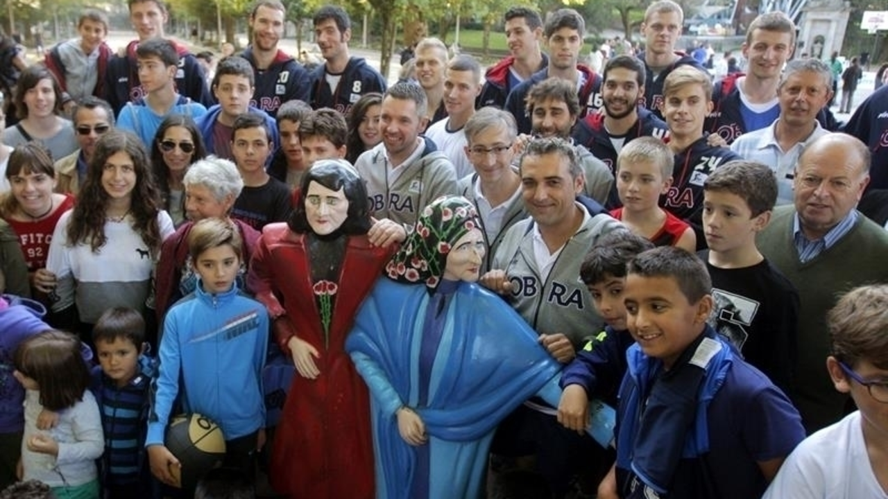 El Obradoiro con 'Las Marías'