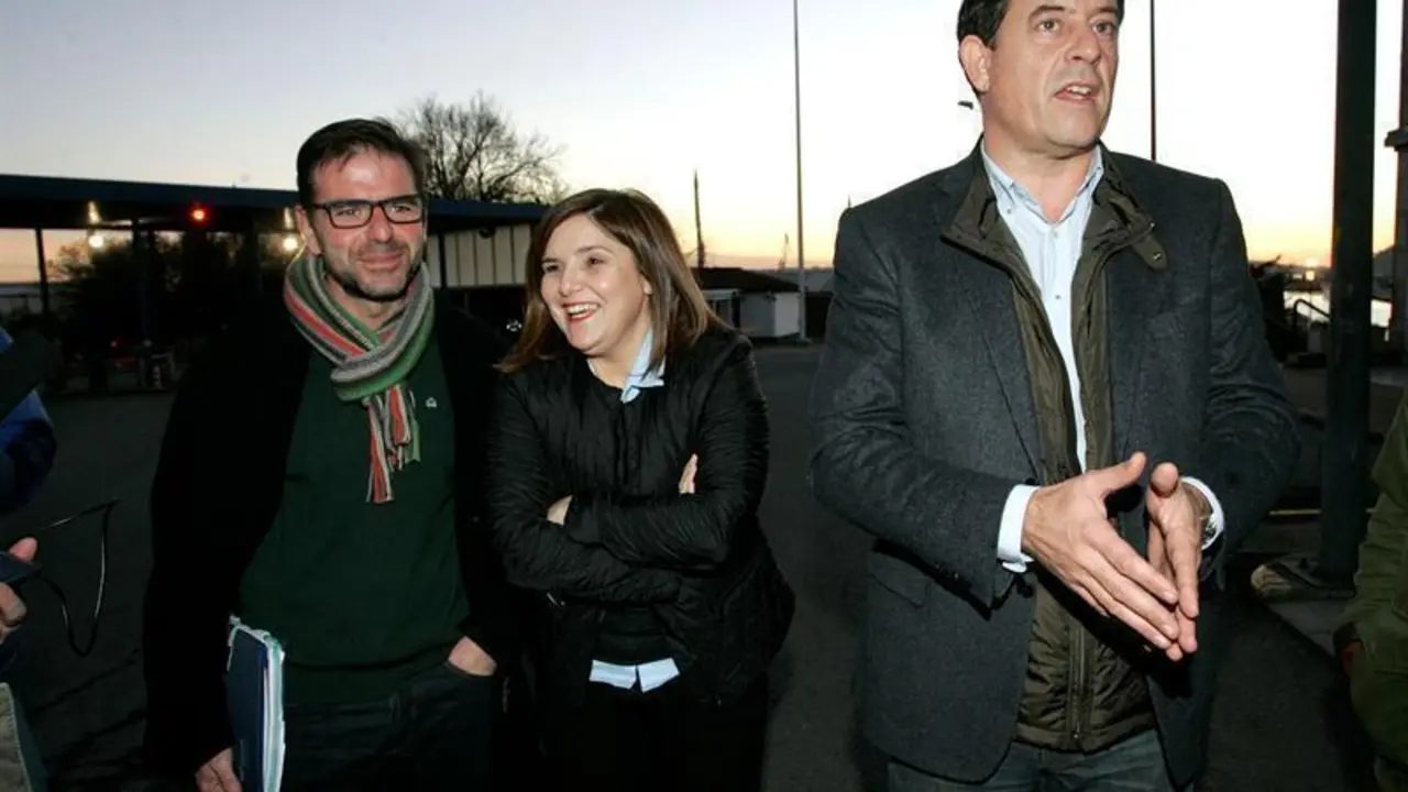 Besteiro, junto a Cancela y Mato, antes de reunirse con el comité de empresa de Navantia