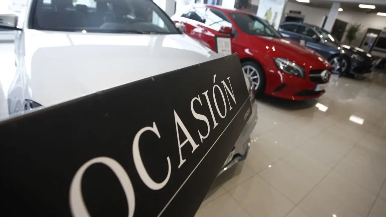 Vehículos de ocasión en un concesionario