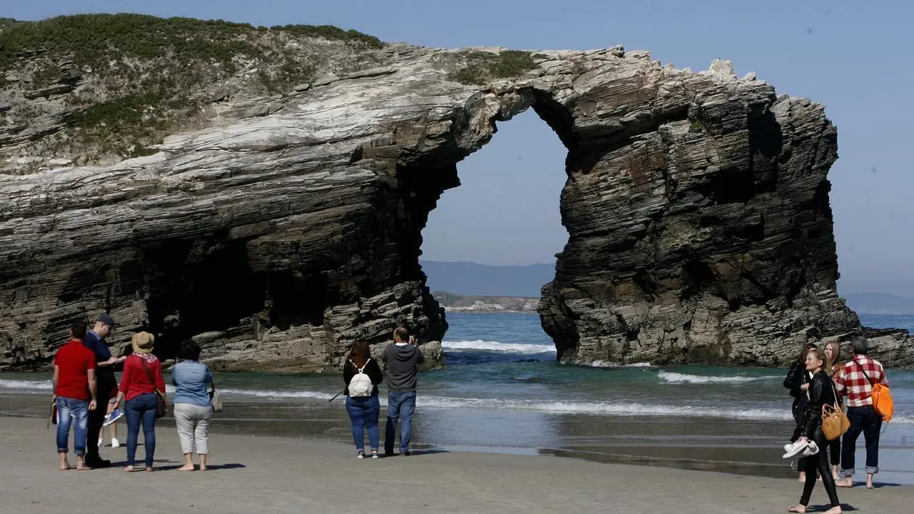 Visitantes en As Catedrais esta Semana Santa