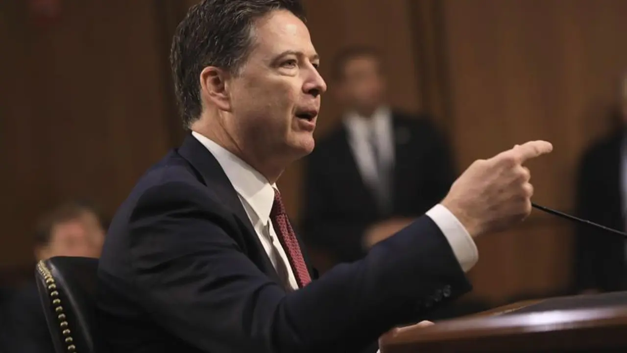 El exdirector del FBI James Comey testifica ante el Comité de Inteligencia del Senado de EE UU