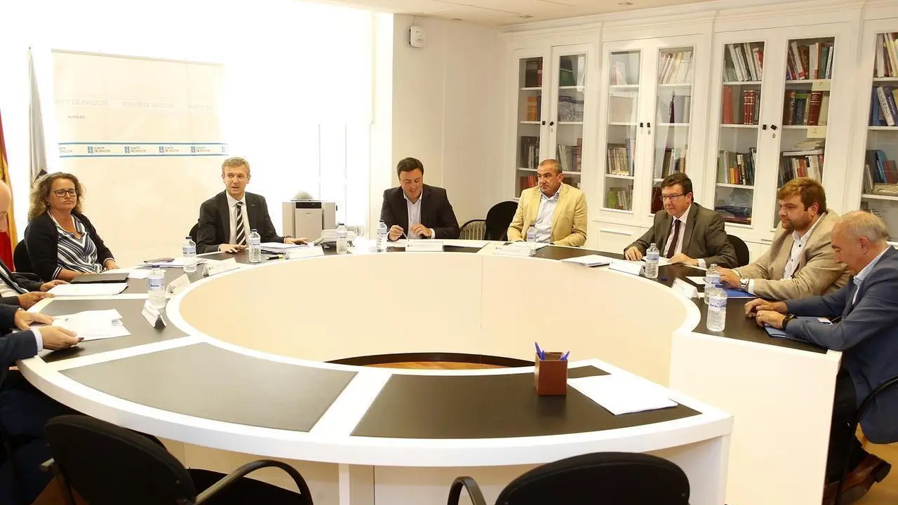 Reunión entre el Vicepresidente de la Xunta y representantes de las diputaciones de A Coruña, Lugo y Pontevedra