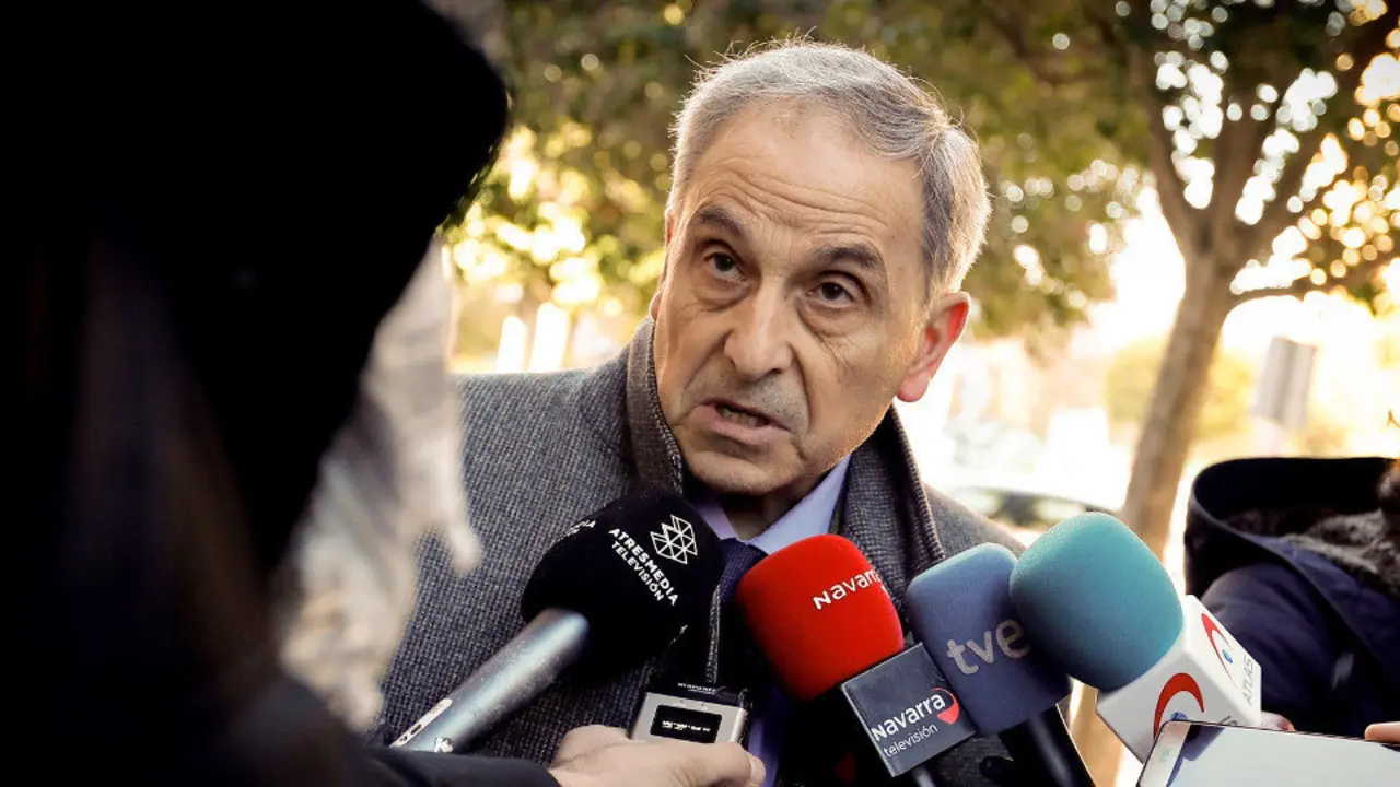 Carlos Bacaicoa, abogado de la joven que denunció haber sufrido una violación grupal en los sanfermines de 2016. VILLAR LÓPEZ (EFE)