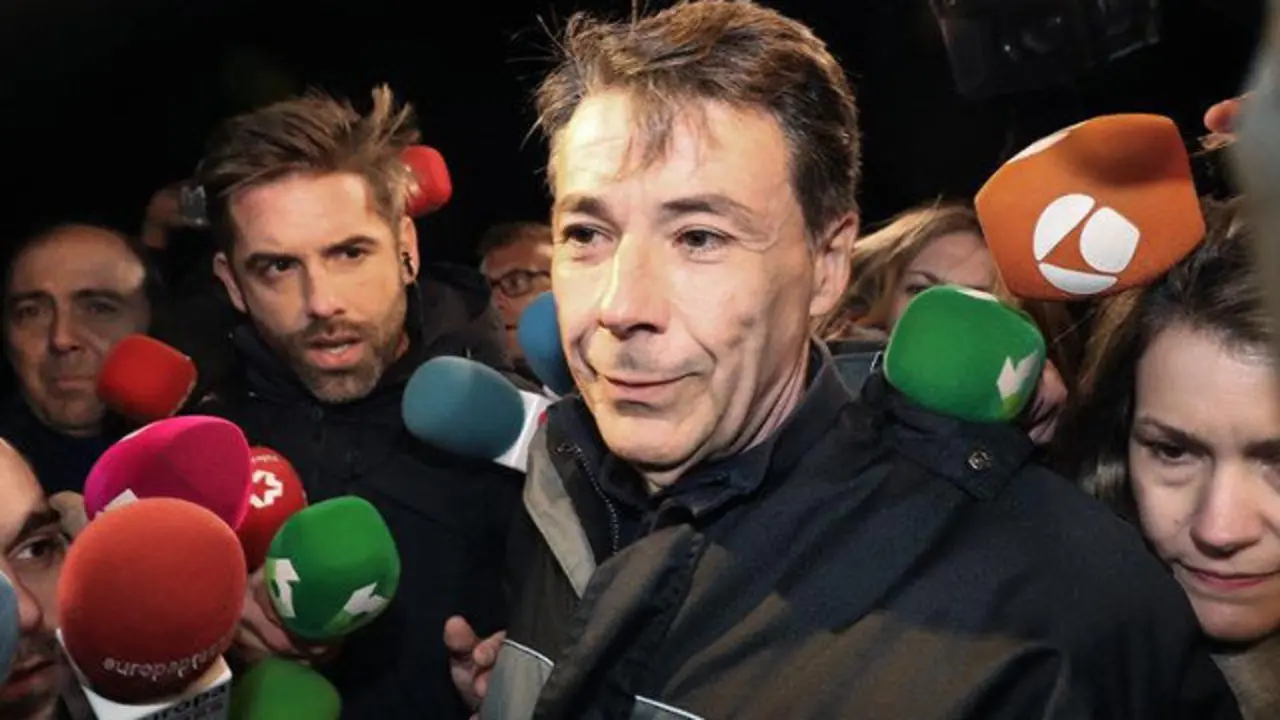 Ignacio González a su salida de la cárcel de Soto del Real