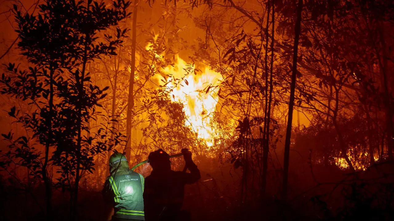 Incendio en Ribadeo. Eliseo Trigo