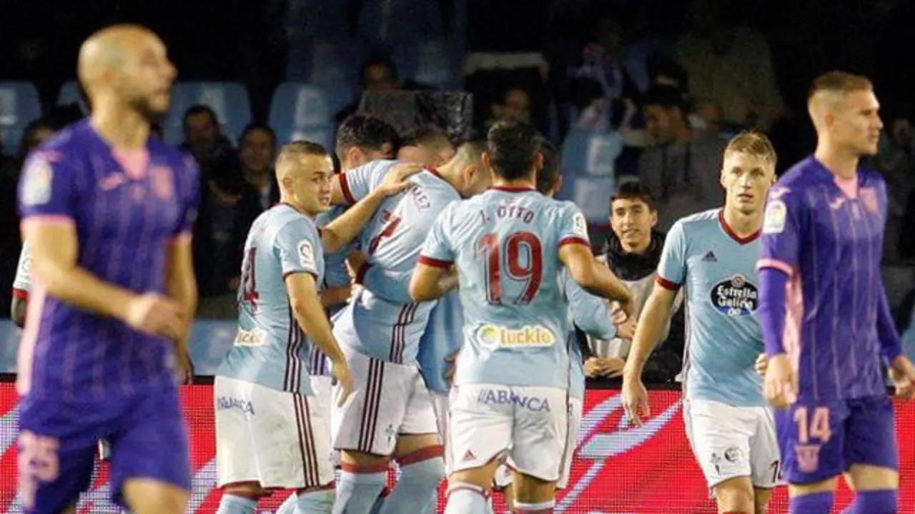Los jugadores del Celta celebran el gol. SALVADOR SAS (EFE)