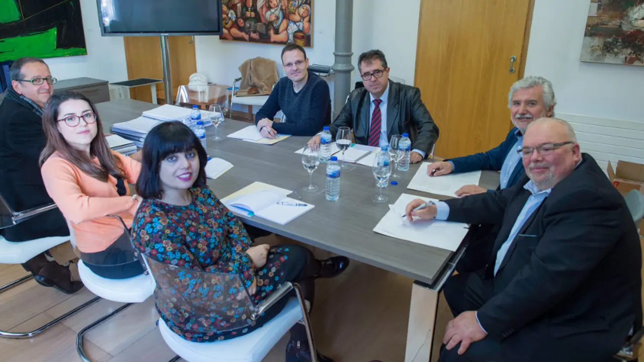 Reunión do xurado do XXXVI Premio Blanco Amor de novela. EP