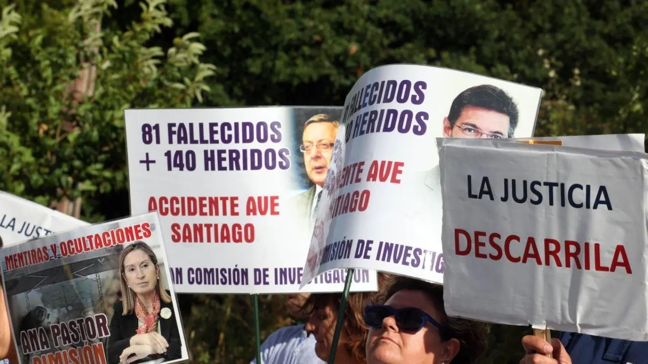 Concentración que reclama depurar responsabilidades políticas por el accidente