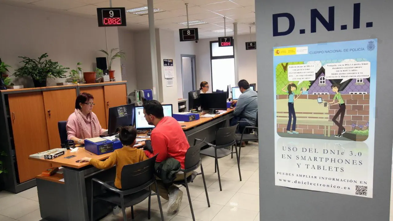 Oficinas para la renovación del DNI en Lugo. EP