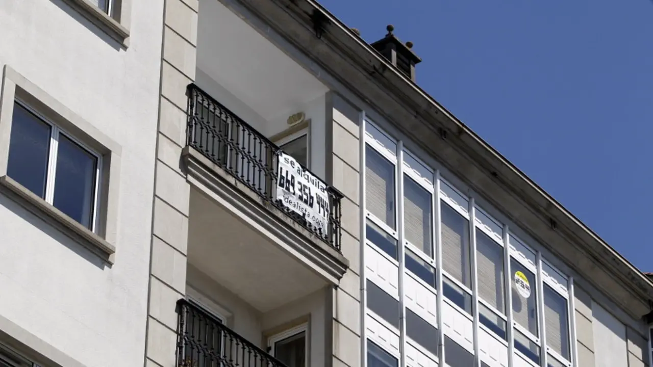 Anuncio de un piso de alquiler en Lugo. XESÚS PONTE