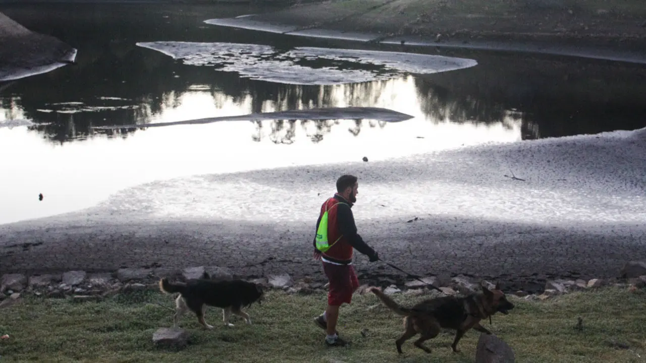 Embalse de Eiras, en Pontevedra, este mes de noviembre. DAVID FREIRE