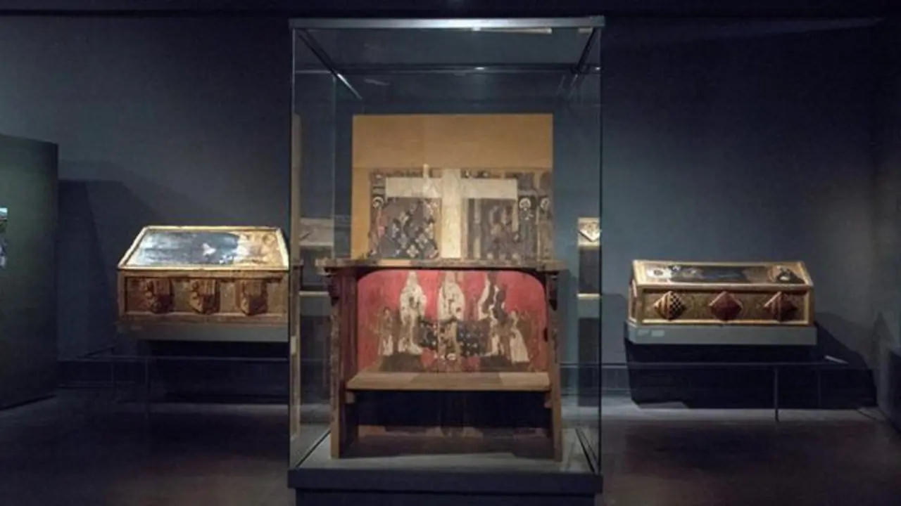 Varias de las 44 piezas reclamadas por el Ayuntamiento de Villanueva de Sijena. ADRIA ROPERO (Efe)