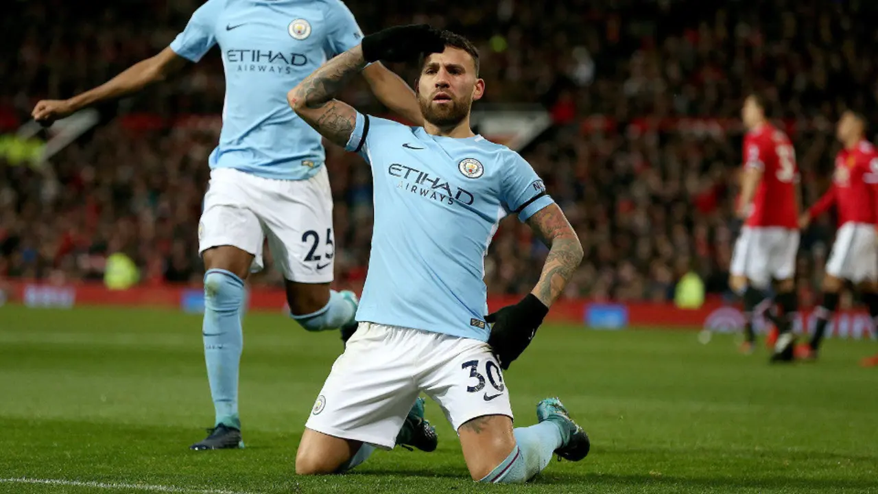 Nicolás Otamendi celebra el gol definitivo del partido. NIGEL RODDIS (EFE)