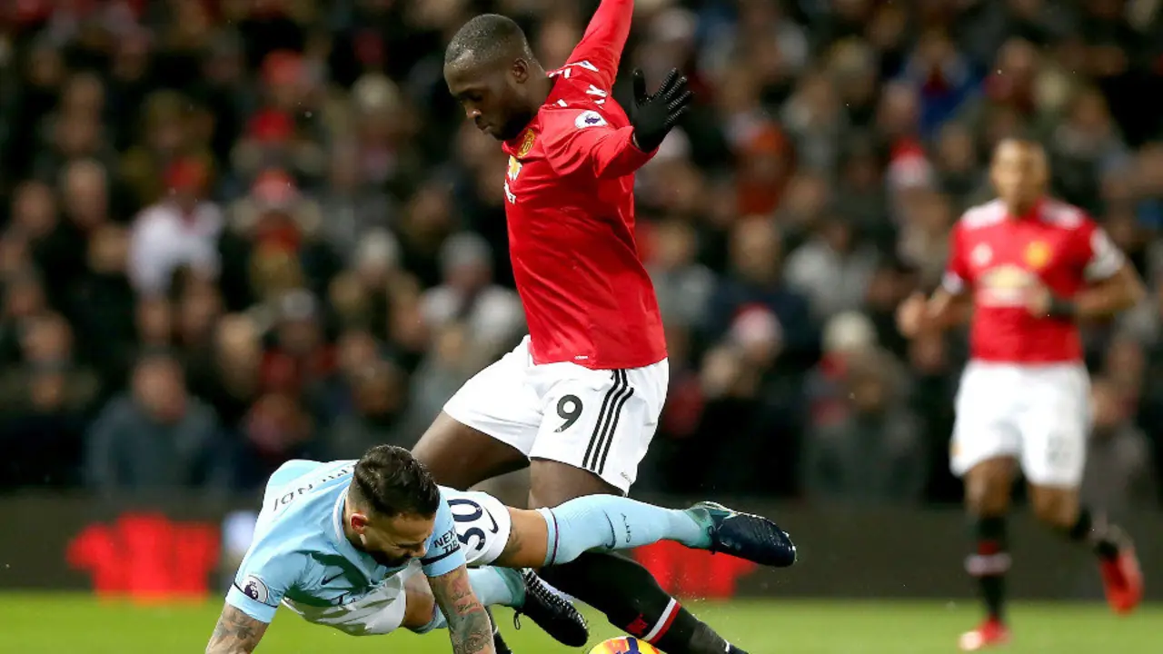 Romelu Lukaku fue uno de los participantes de la &#39;batalla&#39;. NIGEL RODDIS (EFE)