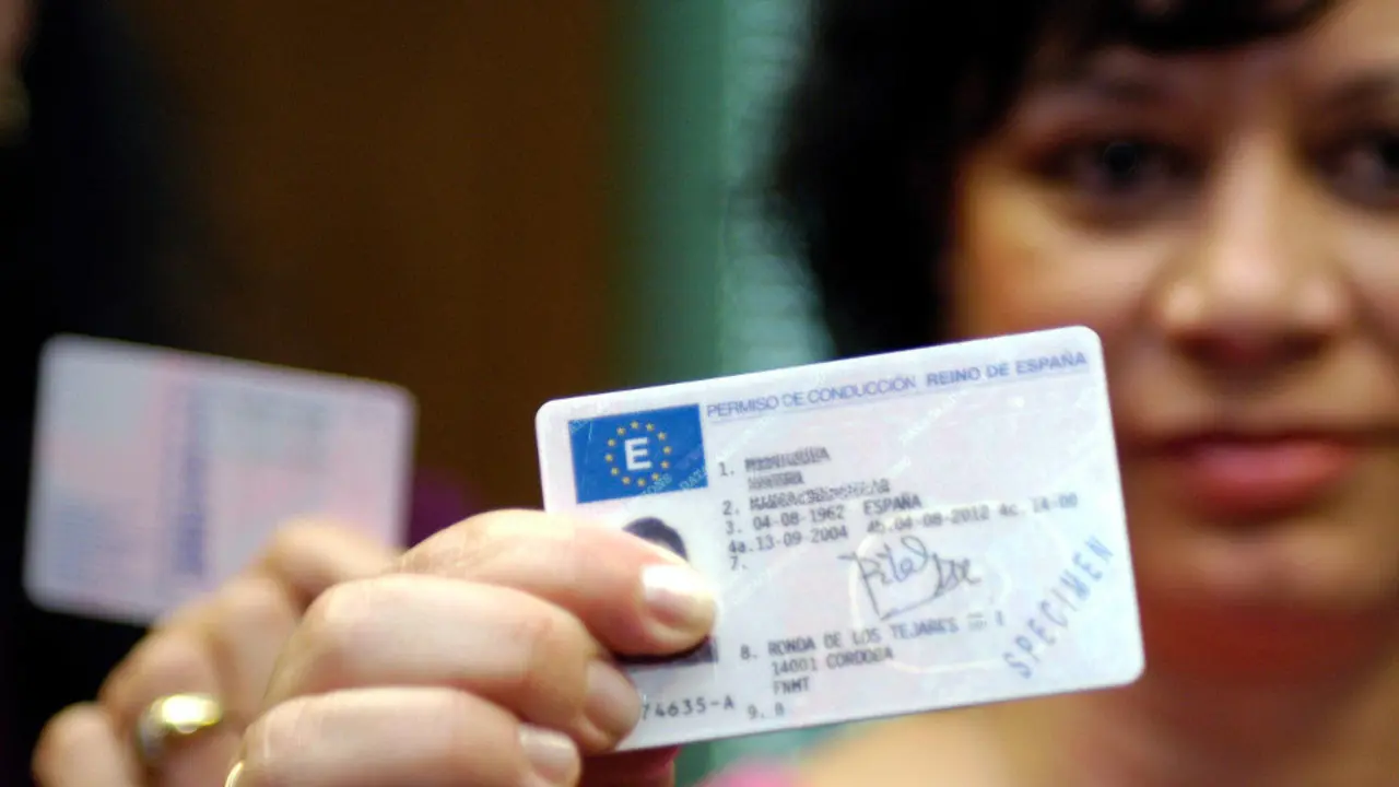 Un permiso de conducir.AEP