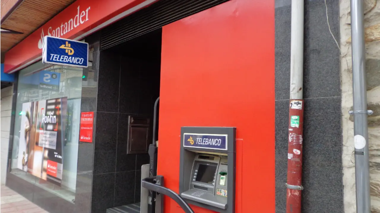 Una oficina del Banco Santander. ADP