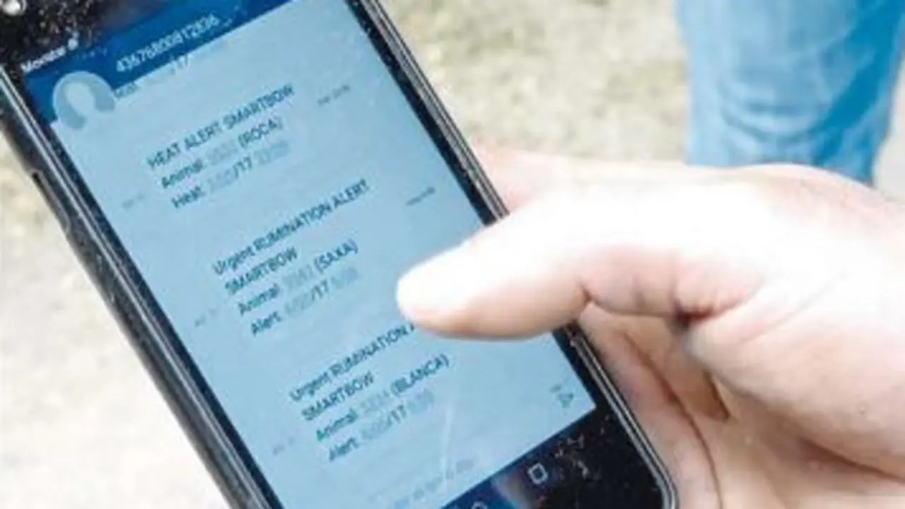 Mensajes de aviso Smartbow en el móvil de José Manuel.EP