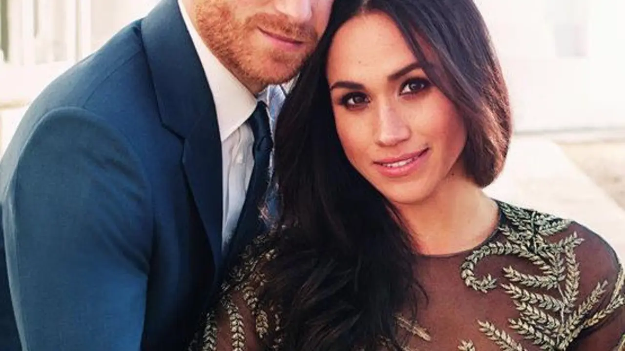 El príncipe Enrique y Meghan Markle, tras anunciar su compromiso. ALEXI LUBOMIRSKI