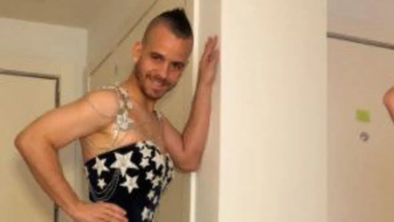 Dabiz Muñoz con el vestido de las Campañadas 2016 de Pedroche