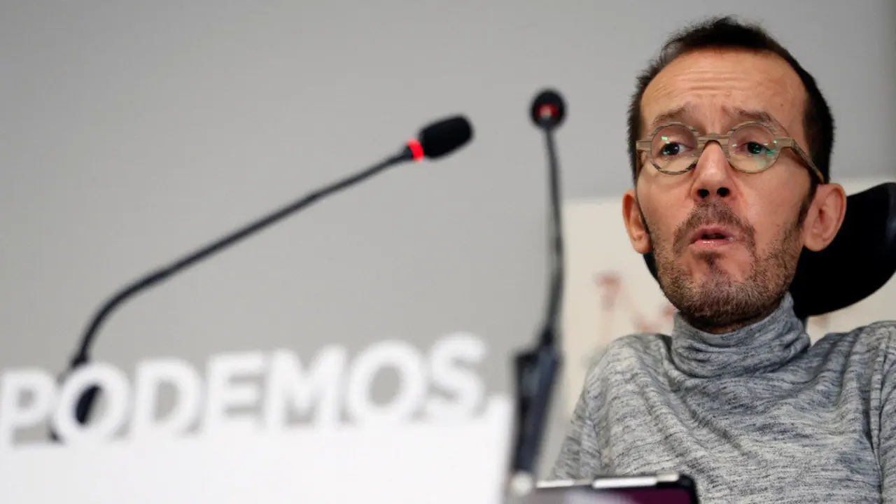 Pablo Echenique, tras la primera reunión del año de su ejecutiva. FERNANDO ALVARADO (EFE)