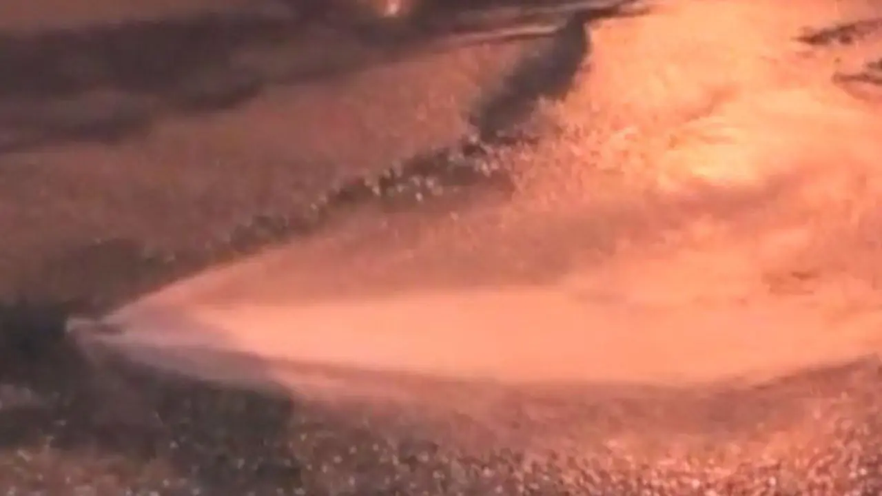 Imágenes de la supuesta purga de agua denunciada por Marea de Vigo