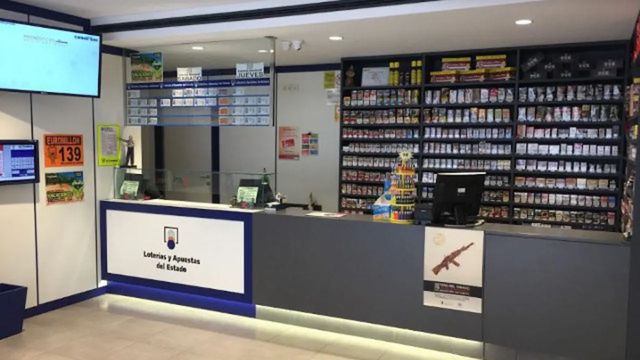 Administración de O Porriño donde se vendió el premio. EP