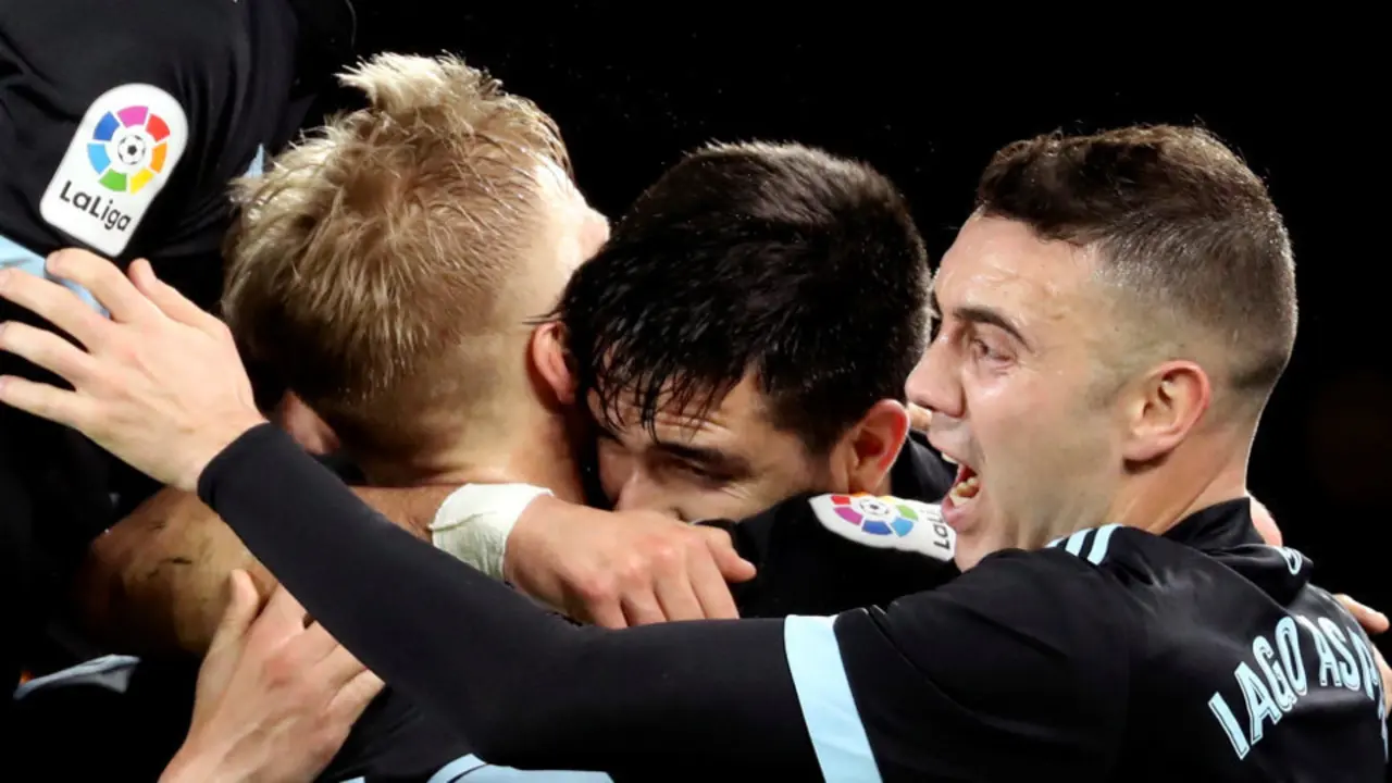 Wass, Maxi Gómez y Aspas celebran el segundo tanto del Celta.JUAN HERRERO (Efe)